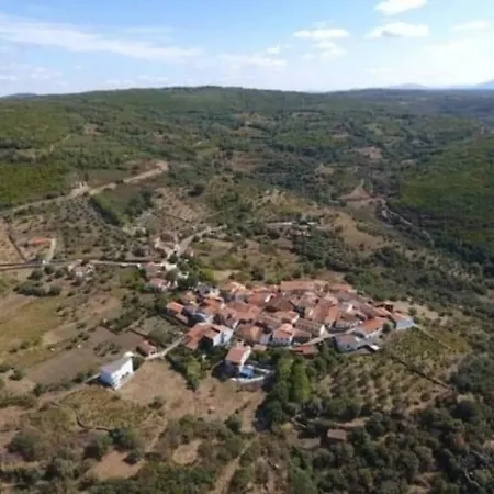 Dom wakacyjny Casa Curias, 7 Personas En *